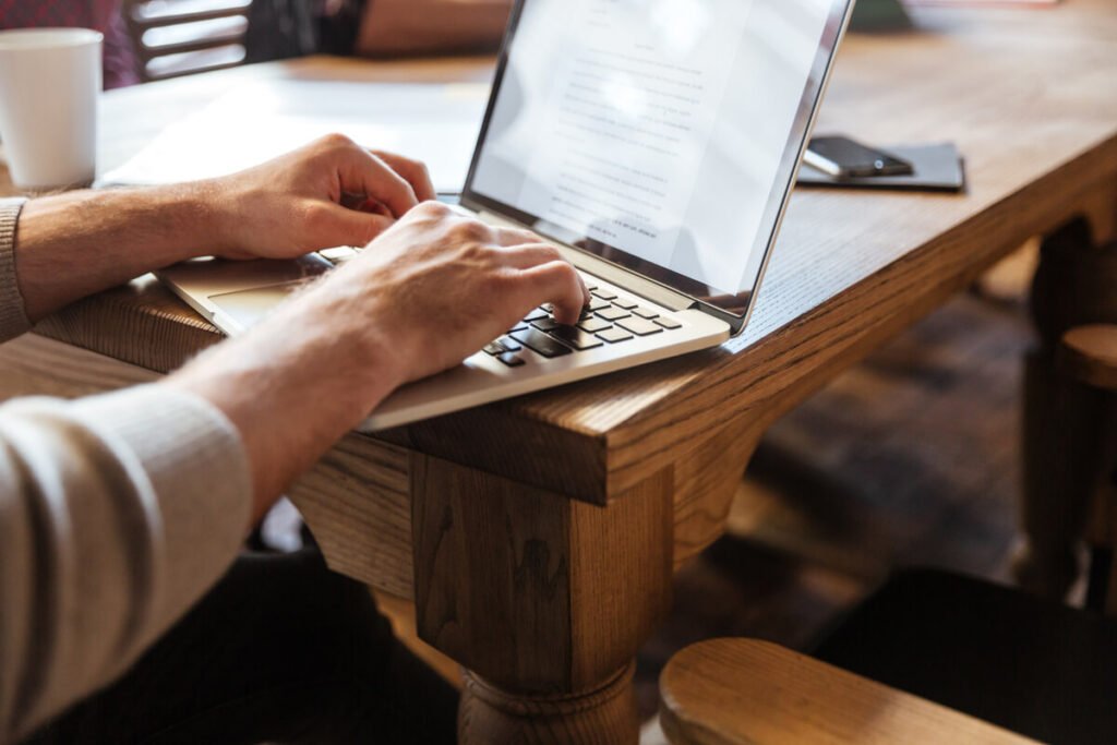 Validation d'une lettre recommandée électronique (LRE) pour envoi juridique.
